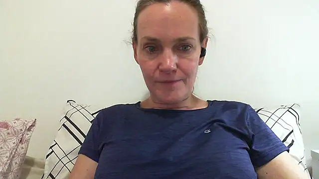 Snapshot of Annylove1 chatting on March 14, 2025, 8:49 pm Annylove1 online show from March 14, 2025, 8:49 pm