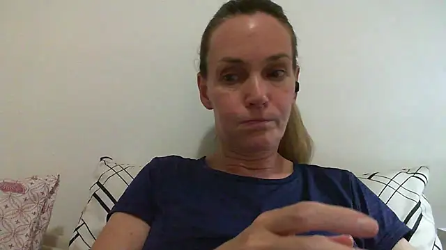 Snapshot of Annylove1 chatting on March 15, 2025, 12:04 am Annylove1 online show from March 15, 2025, 12:04 am