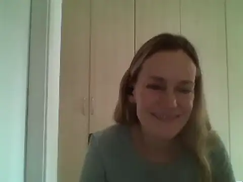 Snapshot of Annylove1 chatting on March 17, 2025, 4:54 pm Annylove1 online show from March 17, 2025, 4:54 pm