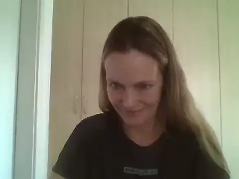 Snapshot of Annylove1 chatting on March 20, 2025, 4:53 pm Annylove1 online show from March 20, 2025, 4:53 pm