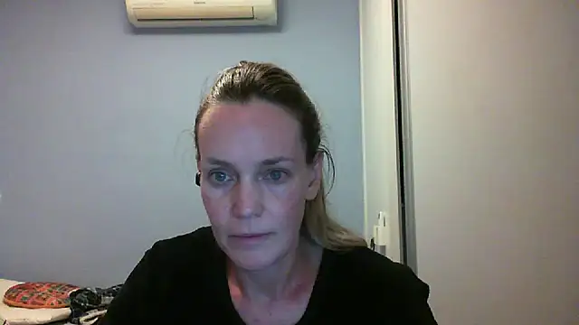 Snapshot of Annylove1 chatting on September 16, 2025, 12:00 am Annylove1 online show from September 16, 2025, 12:00 am