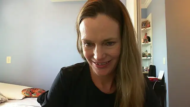 Snapshot of Annylove1 chatting on September 18, 2025, 3:47 pm Annylove1 online show from September 18, 2025, 3:47 pm