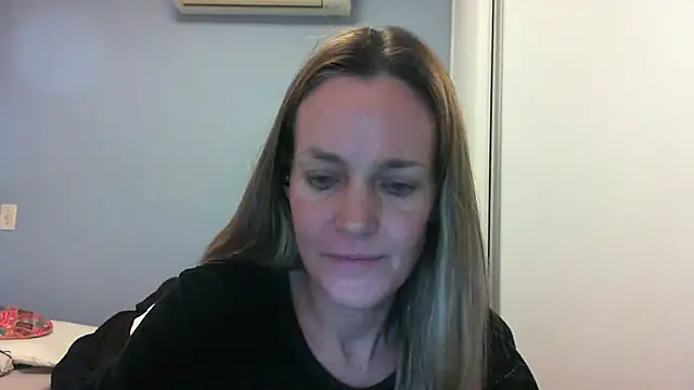 Snapshot of Annylove1 chatting on September 27, 2025, 12:04 am Annylove1 online show from September 27, 2025, 12:04 am