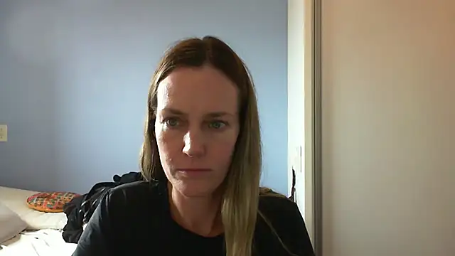 Snapshot of Annylove1 chatting on October 15, 2025, 3:45 pm Annylove1 online show from October 15, 2025, 3:45 pm