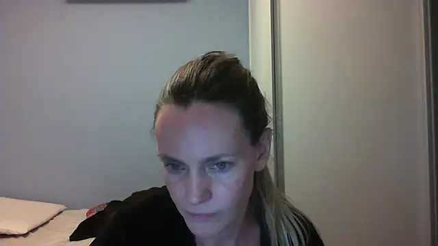 Snapshot of Annylove1 chatting on October 20, 2025, 12:55 am Annylove1 online show from October 20, 2025, 12:55 am