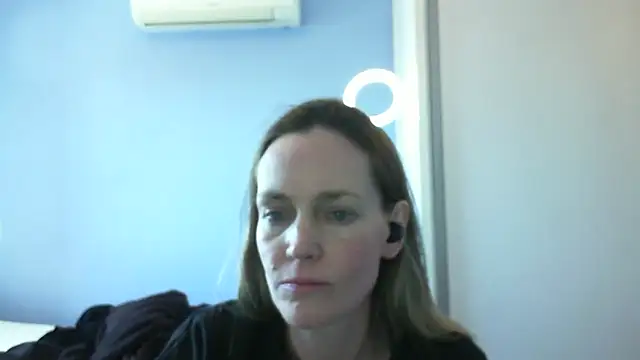 Snapshot of Annylove1 chatting on October 24, 2025, 4:14 pm Annylove1 online show from October 24, 2025, 4:14 pm