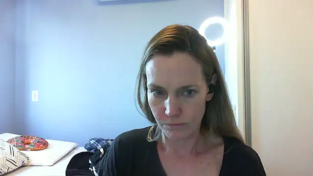 Snapshot of Annylove1 chatting on October 27, 2025, 3:49 pm Annylove1 online show from October 27, 2025, 3:49 pm