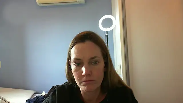 Snapshot of Annylove1 chatting on November 3, 2025, 3:57 pm Annylove1 online show from November 3, 2025, 3:57 pm