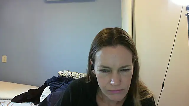 Snapshot of Annylove1 chatting on November 4, 2025, 10:14 am Annylove1 online show from November 4, 2025, 10:14 am