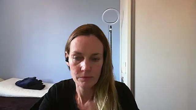 Snapshot of Annylove1 chatting on November 12, 2025, 3:34 pm Annylove1 online show from November 12, 2025, 3:34 pm