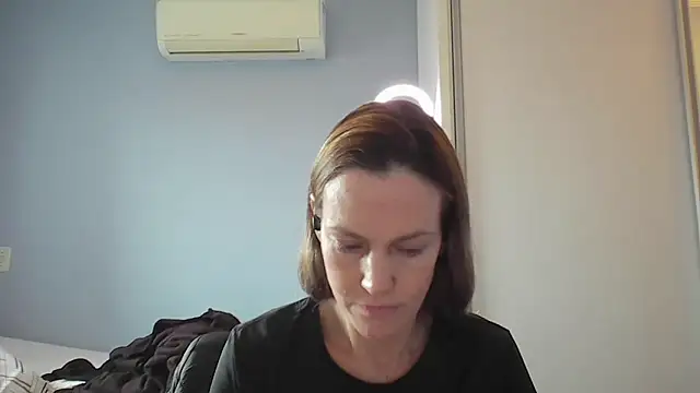 Snapshot of Annylove1 chatting on November 14, 2025, 11:53 am Annylove1 online show from November 14, 2025, 11:53 am