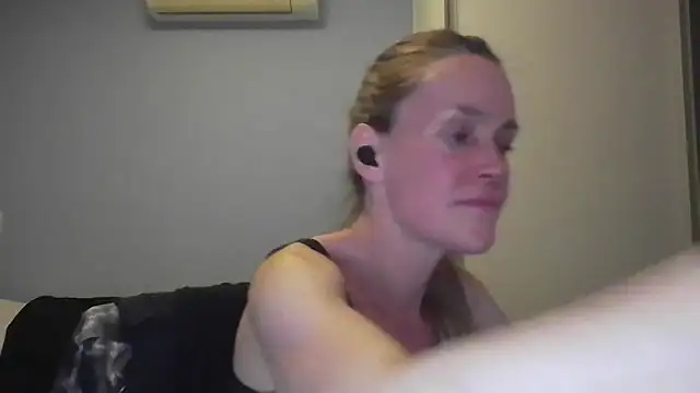 Annylove1 online show from December 1, 2025, 12:15 am