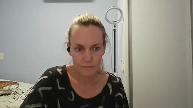 Annylove1 online show from February 13, 2026, 12:06 am