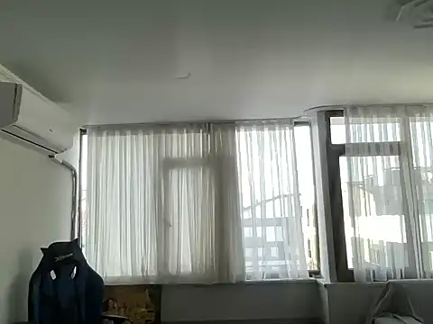 ALPHANDRE online show from February 3, 2025, 1:51 pm