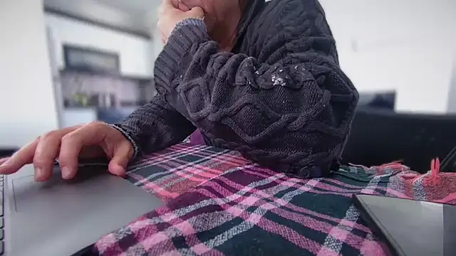 ALPHANDRE online show from December 19, 2025, 10:44 am