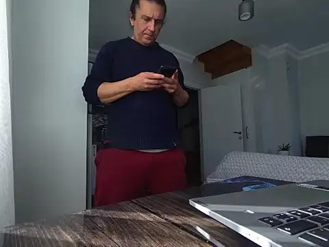 Snapshot of ALPHANDRE chatting on April 13, 2026, 6:08 am ALPHANDRE online show from April 13, 2026, 6:08 am