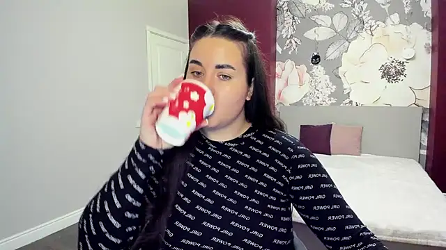 Roxie Bradley online show from October 22, 2025, 5:41 am