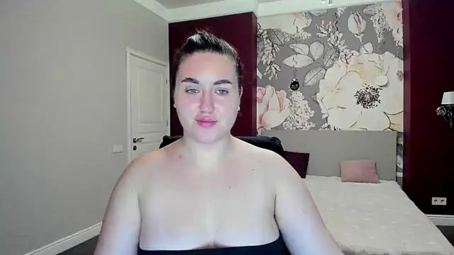 Roxie Bradley online show from November 28, 2025, 7:00 am