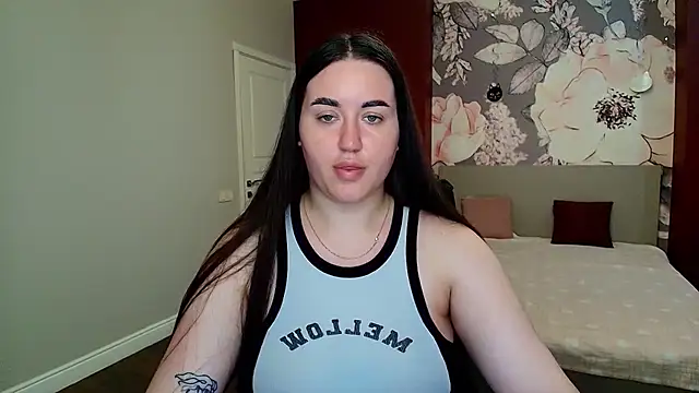 Snapshot of Roxie_Bradley chatting on June 25, 2026, 5:45 am Roxie Bradley online show from June 25, 2026, 5:45 am