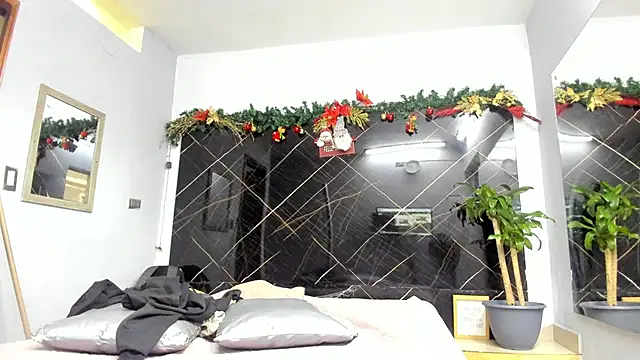 Sinthia Collins online show from December 5, 2024, 11:38 am