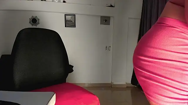 Sinthia Collins online show from March 18, 2026, 2:15 am