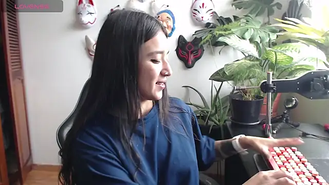 cat salo online show from March 4, 2025, 1:49 pm