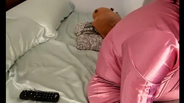  yisela  online show from January 1, 2025, 12:53 am