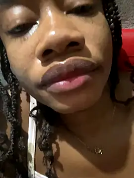  yisela  online show from October 1, 2025, 12:49 am