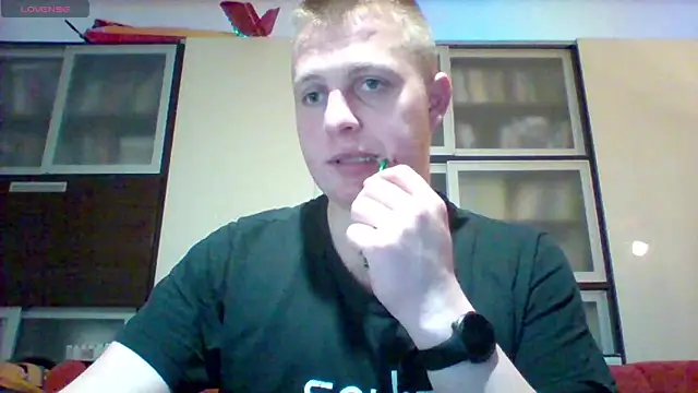 Snapshot of Matttthees chatting on January 19, 2025, 2:47 am Matttthees online show from January 19, 2025, 2:47 am