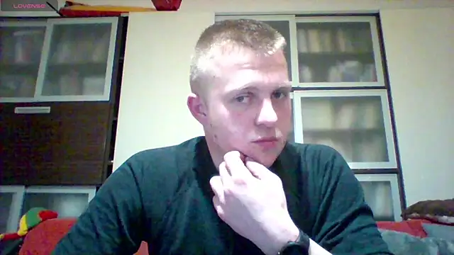 Snapshot of Matttthees chatting on January 22, 2025, 8:17 pm Matttthees online show from January 22, 2025, 8:17 pm