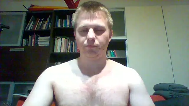 Snapshot of Matttthees chatting on February 26, 2025, 8:44 pm Matttthees online show from February 26, 2025, 8:44 pm