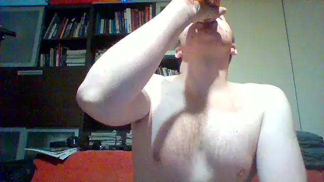 Snapshot of Matttthees chatting on February 26, 2025, 11:48 pm Matttthees online show from February 26, 2025, 11:48 pm