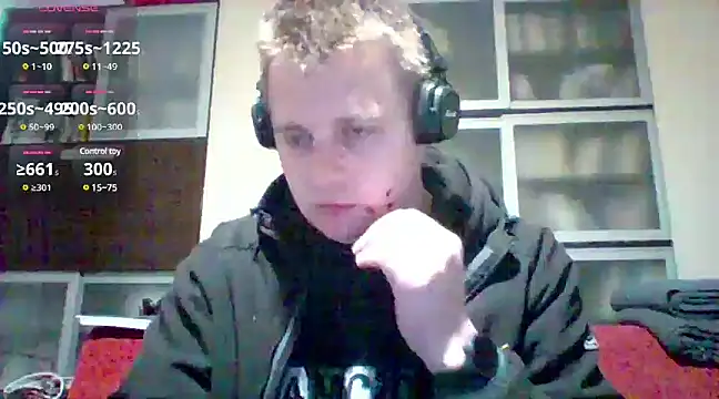 Snapshot of Matttthees chatting on February 27, 2025, 11:26 pm Matttthees online show from February 27, 2025, 11:26 pm