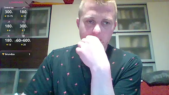 Snapshot of Matttthees chatting on March 23, 2025, 5:54 am Matttthees online show from March 23, 2025, 5:54 am