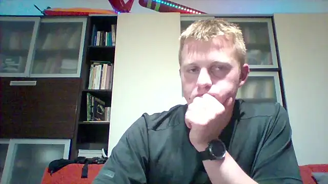 Snapshot of Matttthees chatting on September 12, 2025, 9:59 pm Matttthees online show from September 12, 2025, 9:59 pm