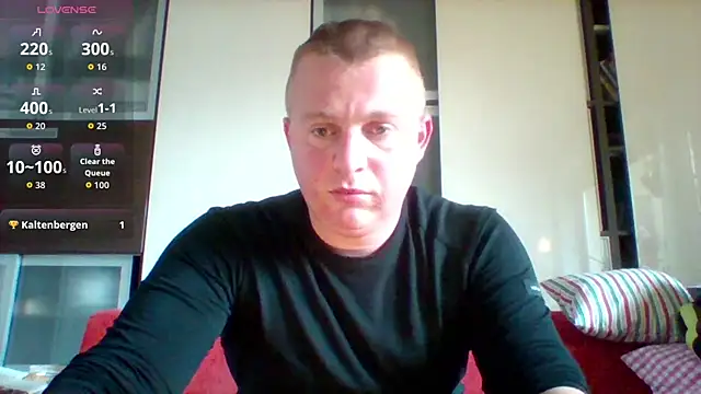 Snapshot of Matttthees chatting on October 1, 2025, 9:37 am Matttthees online show from October 1, 2025, 9:37 am