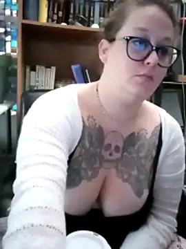 edgexchaos online show from November 15, 2025, 1:51 pm