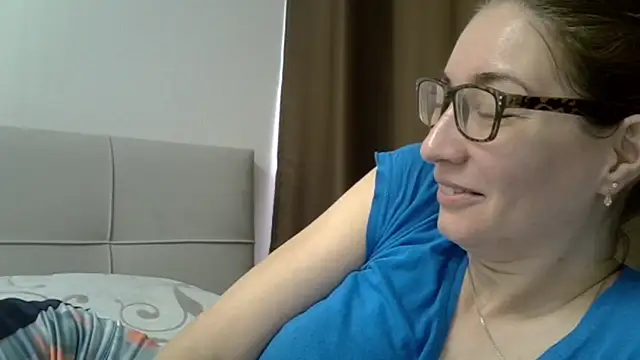 Ashleyspice online show from March 19, 2025, 7:18 am