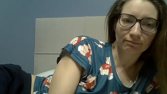 Ashleyspice online show from April 15, 2026, 6:42 am