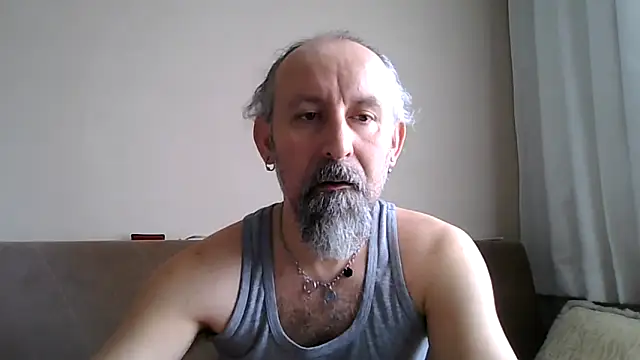 Snapshot of BuckWessle chatting on April 21, 2026, 9:26 am BuckWessle online show from April 21, 2026, 9:26 am