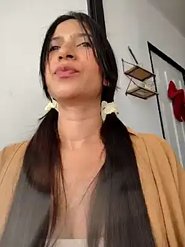 lady-rosse online show from December 17, 2024, 6:31 pm