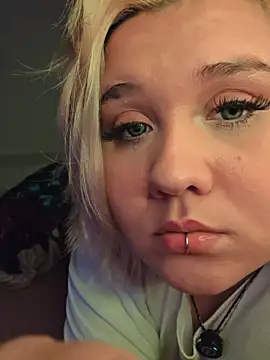 Laura takint online show from October 26, 2025, 4:29 am