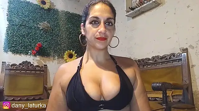 Bellydancerhot online show from January 22, 2025, 5:05 am
