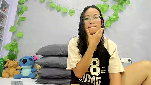 Snapshot of loveley_jenny chatting on June 20, 2026, 12:52 pm loveley jenny online show from June 20, 2026, 12:52 pm