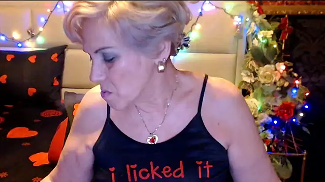 HappyWomanOn online show from January 28, 2025, 7:21 pm