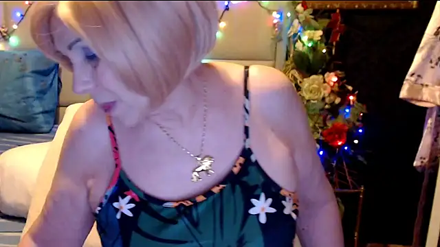 HappyWomanOn online show from March 5, 2025, 7:27 pm