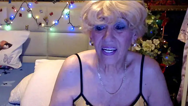 HappyWomanOn online show from December 3, 2025, 7:38 am