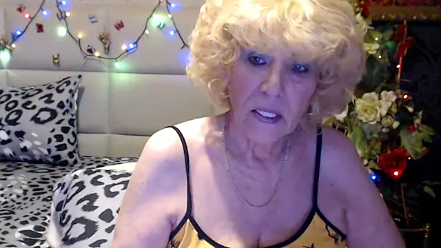 HappyWomanOn online show from April 21, 2026, 6:41 am