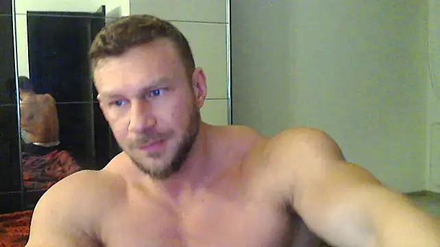 Snapshot of muscularkevin chatting on December 19, 2024, 4:45 am muscularkevin online show from December 19, 2024, 4:45 am