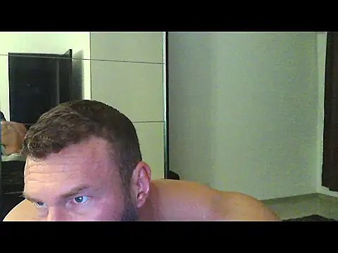 Snapshot of muscularkevin chatting on September 25, 2025, 3:32 am muscularkevin online show from September 25, 2025, 3:32 am